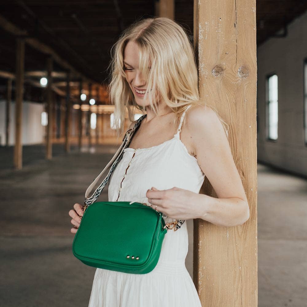 Willow Camera Crossbody Bag: Red