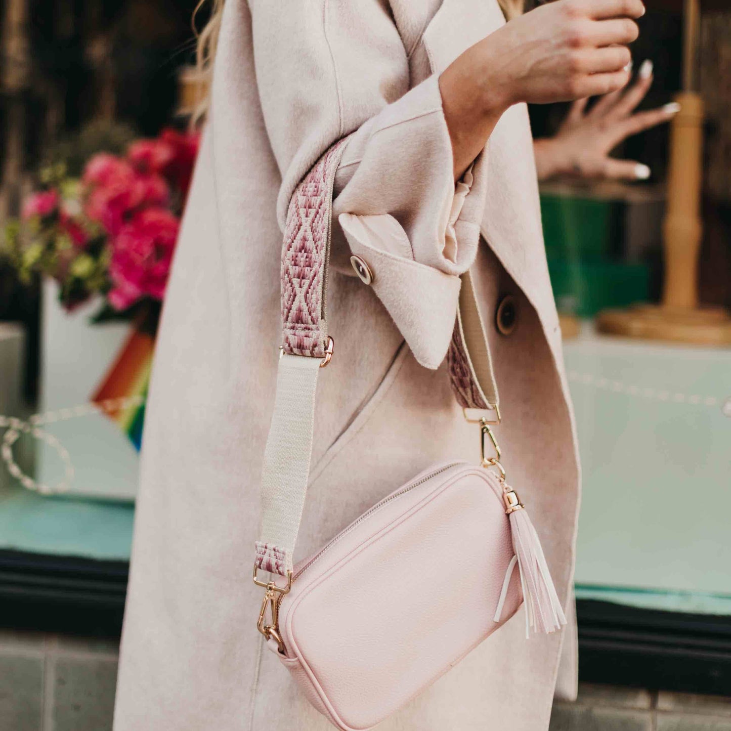 Willow Camera Crossbody Bag: Red