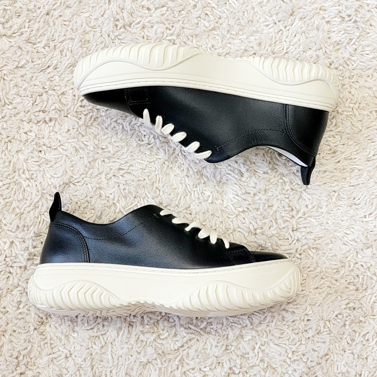 Pangea Black Sneaker