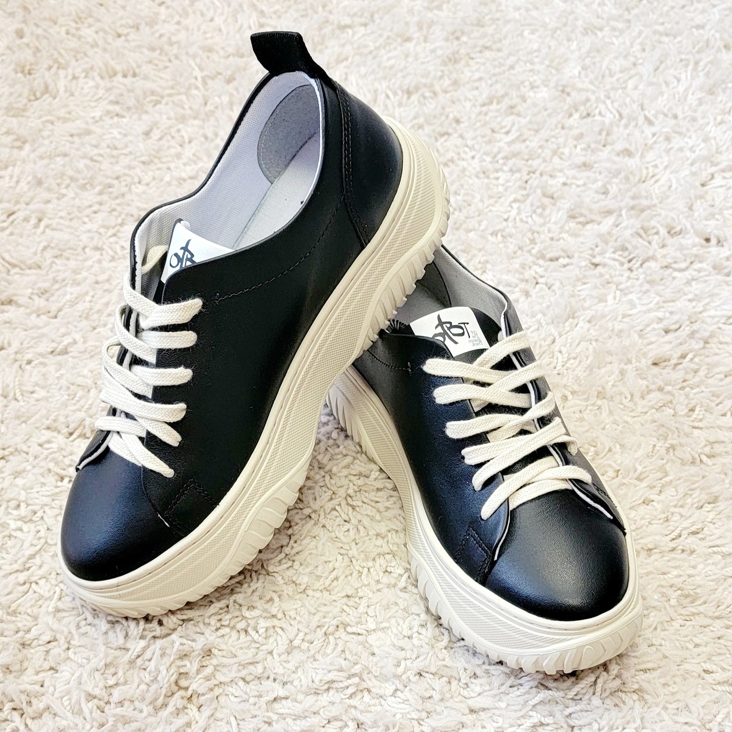 Pangea Black Sneaker